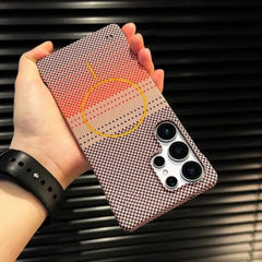 sunset-grid-carbon-weave-magsafe-case